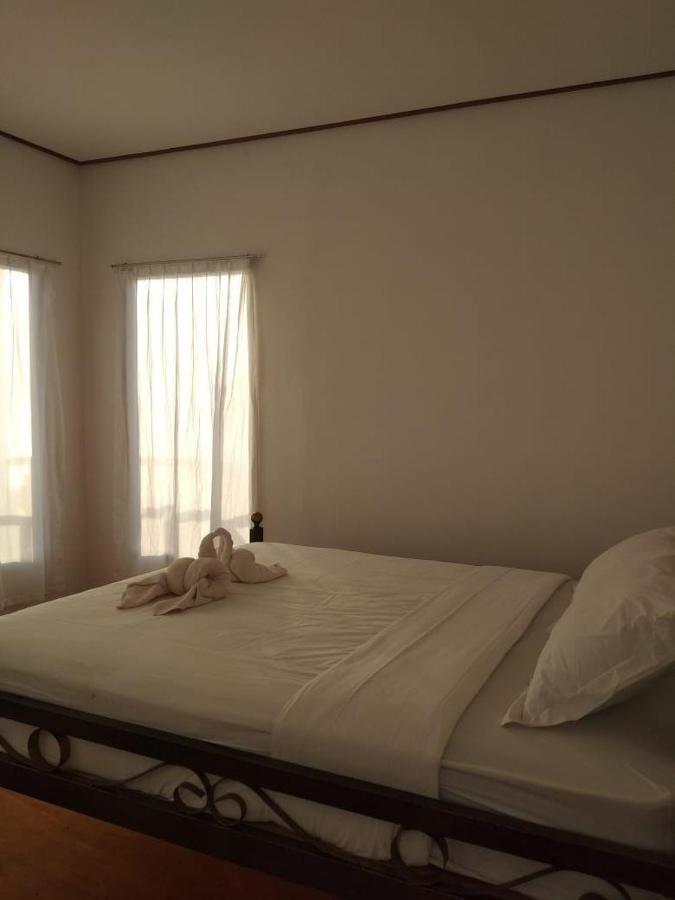 Nunggalan hut Villa Uluwatu  Bagian luar foto