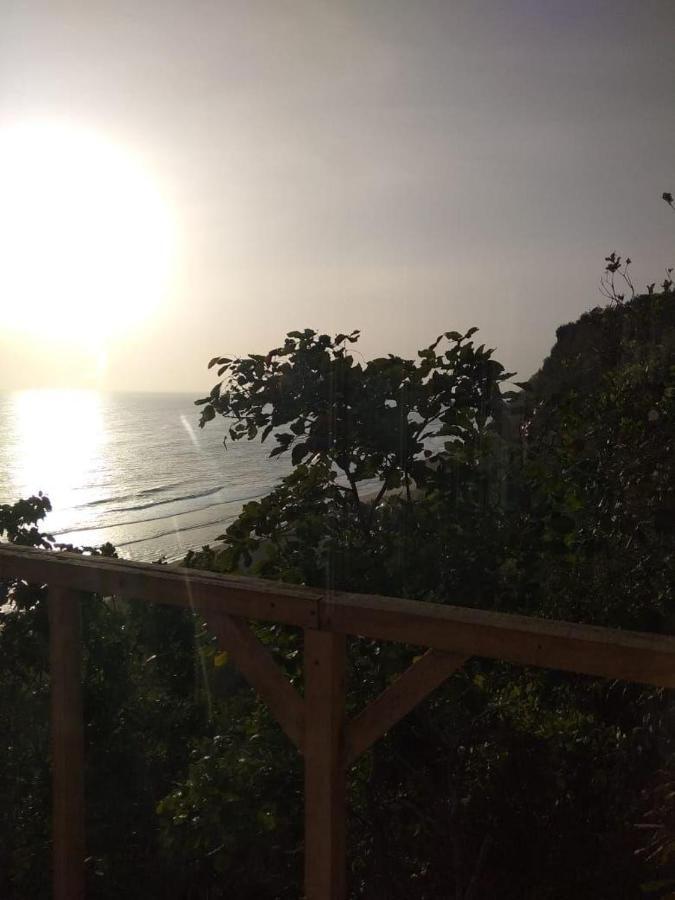 Nunggalan hut Villa Uluwatu  Bagian luar foto